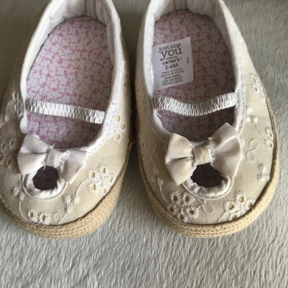 Adorable Baby Girl Bow Eyelet shoes